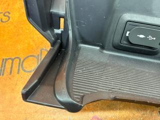 Консоль центральная TOYOTA HARRIER MXUA80 58813-48110 3 ракурс