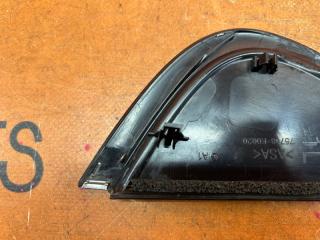 Молдинг на дверь левый задний TOYOTA YARIS MXPA10 75708-K0020 5 ракурс Молдинг на дверь левый задний TOYOTA YARIS MXPA10 75708-K0020 5 ракурс