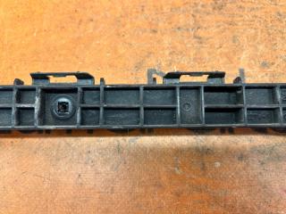 Крепление бампера правое заднее TOYOTA PRIUS ZVW30 52575-47020 3 ракурс