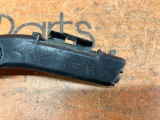 Крепление бампера правое заднее TOYOTA SIENTA NCP81G 52575-52100 3 ракурс