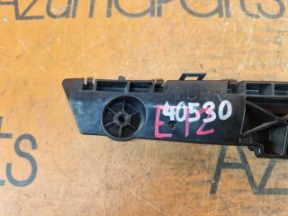 Крепление бампера правое заднее NISSAN NOTE E12 85221-3VA0A 3 ракурс