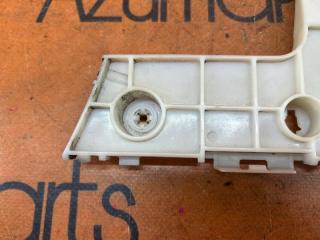 Крепление бампера левое переднее TOYOTA VOXY ZRR70W 52116-28140 2 ракурс