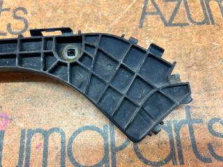 Крепление бампера правое заднее TOYOTA PRIUS ZVW30 52575-47020 4 ракурс