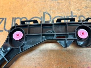Крепление бампера правое заднее TOYOTA COROLLA CROSS ZSG10 52575-16010 3 ракурс