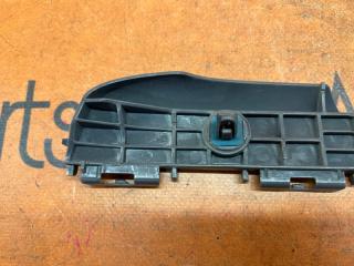 Крепление бампера правое заднее TOYOTA VELLFIRE ANH20W 52155-58020 5 ракурс Крепление бампера правое заднее TOYOTA VELLFIRE ANH20W 52155-58020 5 ракурс