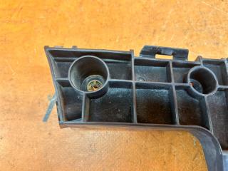 Крепление бампера правое переднее TOYOTA VOXY ZRR70W 52115-28160 2 ракурс