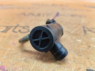 Насос омывателя TOYOTA VOXY ZRR70G 85330-60140 2 ракурс Насос омывателя TOYOTA VOXY ZRR70G 85330-60140 2 ракурс