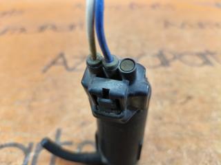 Насос омывателя TOYOTA ALPHARD ANH10W 85330-10280 5 ракурс Насос омывателя TOYOTA ALPHARD ANH10W 85330-10280 5 ракурс