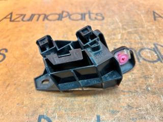 Крепление бампера левое заднее TOYOTA PRIUS MXWH60 52563-47030 2 ракурс