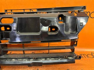 Решетка радиатора TOYOTA VOXY ZWR90W 53101-V1030 4 ракурс