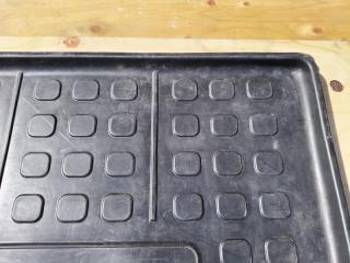 Коврик багажника TOYOTA RACTIS NSP120 3 ракурс