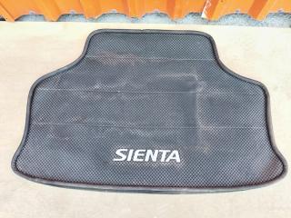 Коврик багажника TOYOTA SIENTA NCP81G 1 ракурс