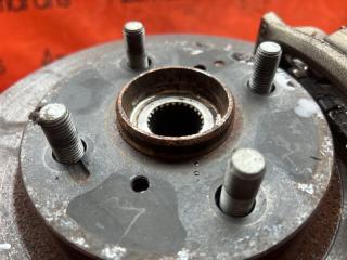 Ступица правая передняя TOYOTA PASSO SETTE M502E 4 ракурс