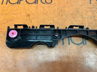 Крепление бампера правое заднее TOYOTA VOXY ZWR80W 52155-28130 2 ракурс Крепление бампера правое заднее TOYOTA VOXY ZWR80W 52155-28130 2 ракурс