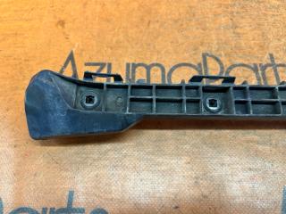 Крепление бампера правое заднее TOYOTA PRIUS ZVW30 52575-47020 2 ракурс