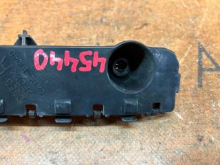 Крепление бампера правое переднее TOYOTA PASSO SETTE M502E 52115-B1040 3 ракурс