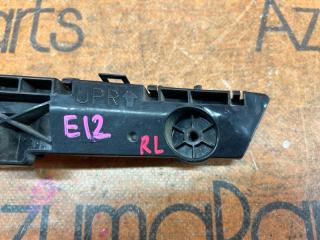 Крепление бампера левое заднее NISSAN NOTE E12 85221-3VA0C 3 ракурс