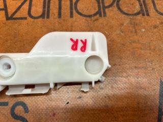 Крепление бампера правое заднее TOYOTA VITZ KSP90 52575-52111 3 ракурс