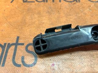 Крепление бампера правое заднее TOYOTA SIENTA NCP81G 52575-52100 2 ракурс