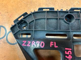 Крепление бампера левое переднее TOYOTA VOXY ZRR70W 52116-28190 2 ракурс