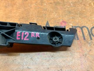 Крепление бампера правое заднее NISSAN NOTE E12 85221-3VA0A 3 ракурс