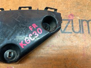Крепление бампера правое переднее TOYOTA PASSO KGC30 52116-B1050 3 ракурс