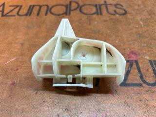 Крепление бампера правое заднее TOYOTA AQUA NHP10 52562-52061 2 ракурс