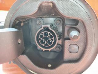 Зарядное гнездо TOYOTA PRIUS ZVW35 2ZRFXE 5 ракурс Зарядное гнездо TOYOTA PRIUS ZVW35 2ZRFXE 5 ракурс