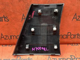Накладка на стойку кузова левая задняя TOYOTA PASSO M700A 75578-B1010 4 ракурс Накладка на стойку кузова левая задняя TOYOTA PASSO M700A 75578-B1010 4 ракурс