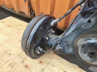 Балка задняя TOYOTA PASSO KGC30 1KRFE 3 ракурс Балка задняя TOYOTA PASSO KGC30 1KRFE 3 ракурс