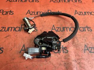 Замок багажника TOYOTA CELSIOR UCF31 1 ракурс