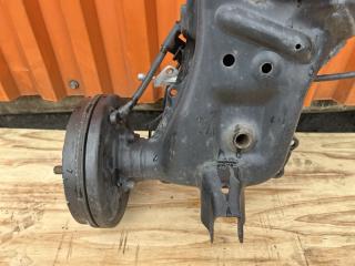 Балка задняя TOYOTA PASSO KGC10 1KRFE 3 ракурс Балка задняя TOYOTA PASSO KGC10 1KRFE 3 ракурс