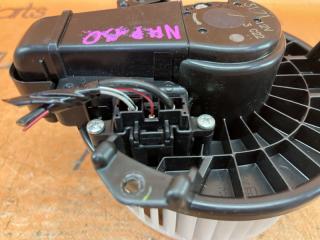 Мотор печки TOYOTA VITZ NHP130 4 ракурс Мотор печки TOYOTA VITZ NHP130 4 ракурс