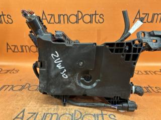 Блок предохранителей TOYOTA PRIUS ZVW30 2ZRFXE 5 ракурс