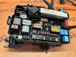 Блок предохранителей TOYOTA PRIUS ZVW30 2ZRFXE 5 ракурс