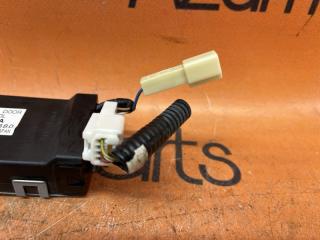 Блок управления дверьми TOYOTA CELSIOR UCF31 3UZFE 89741-50380 3 ракурс
