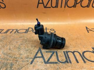Насос омывателя TOYOTA VITZ KSP130 85330-21010 4 ракурс Насос омывателя TOYOTA VITZ KSP130 85330-21010 4 ракурс