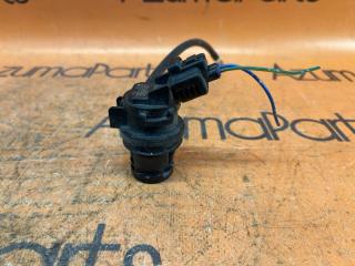 Насос омывателя TOYOTA VITZ KSP130 85330-21010 3 ракурс Насос омывателя TOYOTA VITZ KSP130 85330-21010 3 ракурс