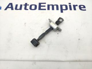 Фото запчасти ограничитель двери задний MITSUBISHI OUTLANDER XL 2008 контрактная запчасть Запчасть ограничитель двери задний MITSUBISHI OUTLANDER XL 2008