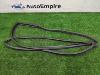 Уплотнительная резинка передняя правая HONDA CIVIC 2009