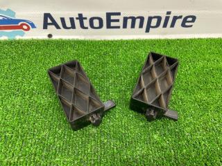 Запчасть кронштейн радиатора VOLVO V70 2008