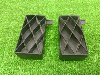 Кронштейн радиатора VOLVO V70 2008