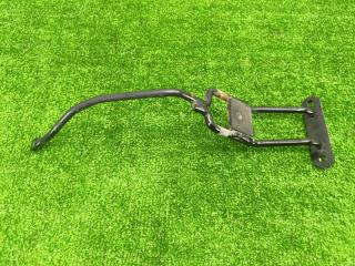 Кронштейн замка капота BMW X1 2010