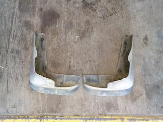 Брызговик передний NISSAN BLUEBIRD