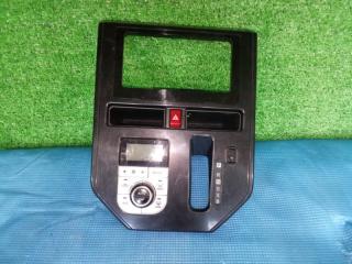Консоль магнитофона TOYOTA TANK