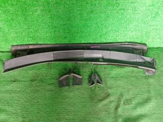 Планка под дворники TOYOTA PRIUS Б/У Планка под дворники TOYOTA PRIUS