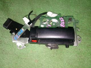 Ручка двери внутренняя задняя левая TOYOTA VOXY