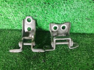 Петля двери передняя правая HONDA VEZEL