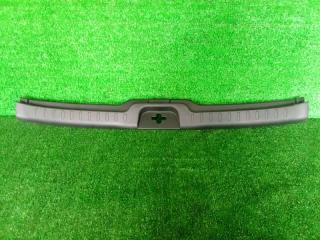 Накладка замка багажника NISSAN SERENA