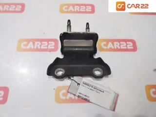 Запчасть петля 5-ой двери Toyota Harrier 03-